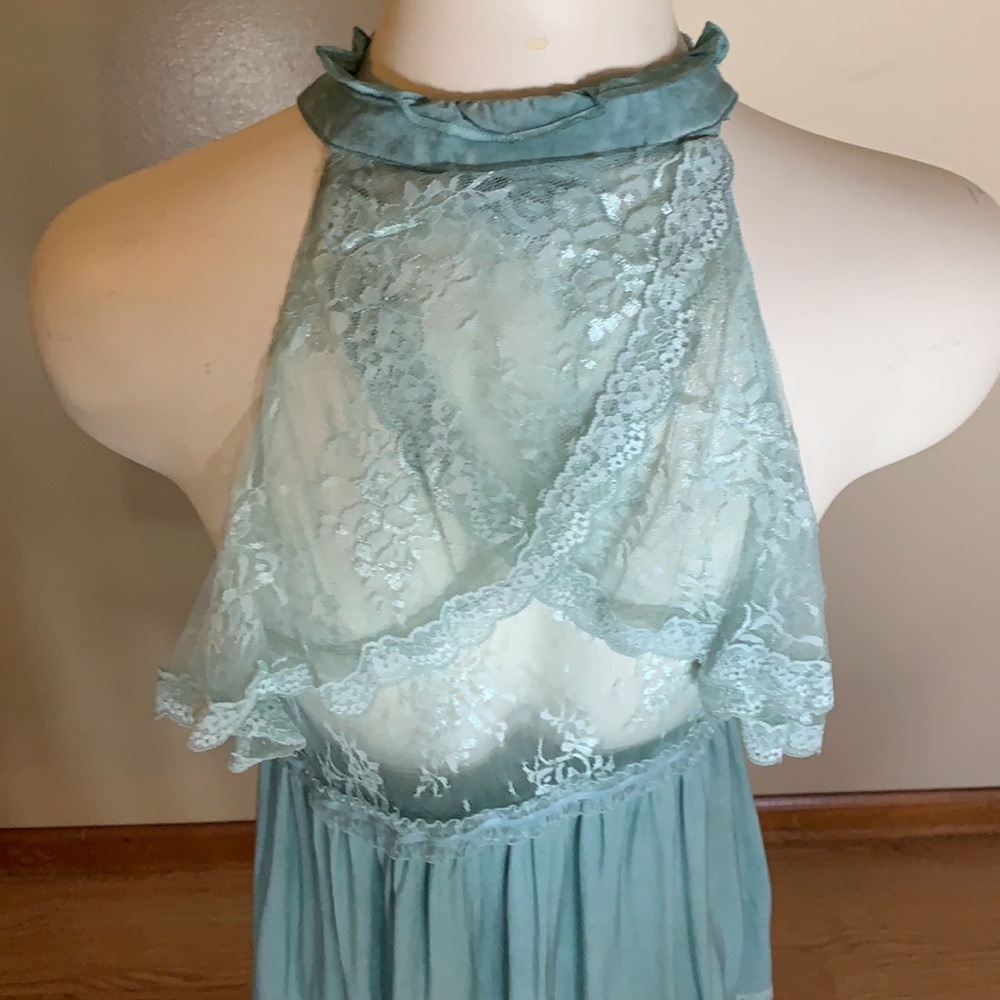 POL Front Button Closure Ruffle Detail Halter - Picture 6 of 7
